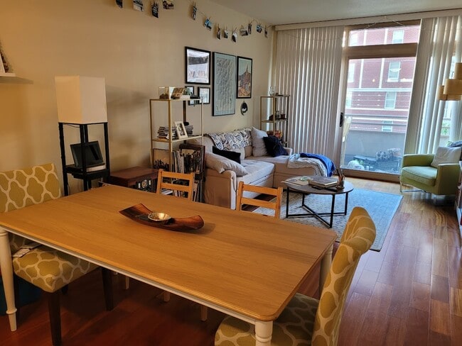 888 N Quincy St, Unit 408
