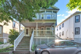 301 Alewife Brook Pky in Somerville, MA - Building Photo