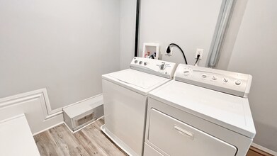 5819 Douglas St in Pittsburgh, PA - Building Photo - Building Photo
