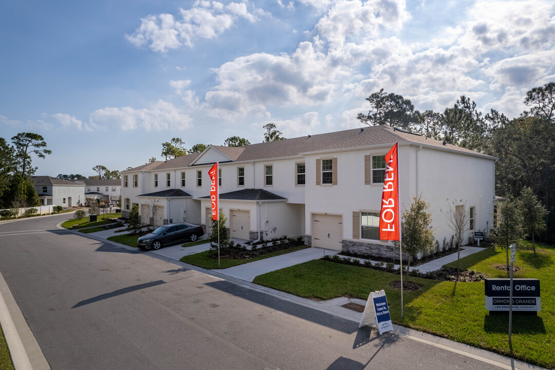 Ormond Grande Townhomes in Ormond Beach, FL - Building Photo