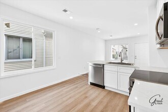 3175-3177 Jacob St in Hamtramck, MI - Building Photo - Building Photo