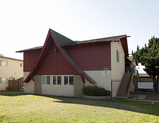 735-757 Karesh Ave Pomona 12 Units Apartment in Pomona, CA - Building Photo - Building Photo