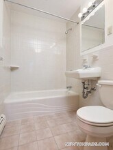 268 Grove St in Newton, MA - Building Photo - Building Photo