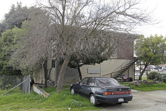 21303 Oak St in Hayward, CA - Building Photo - Building Photo