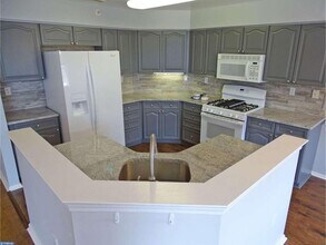 202 Red Maple Ct in Warminster, PA - Building Photo - Building Photo