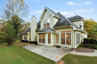888 Saddlebred Way in Sugar Hill, GA - Building Photo - Building Photo