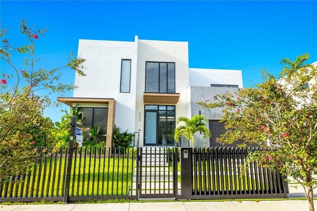 property at 2050 S Hibiscus Dr