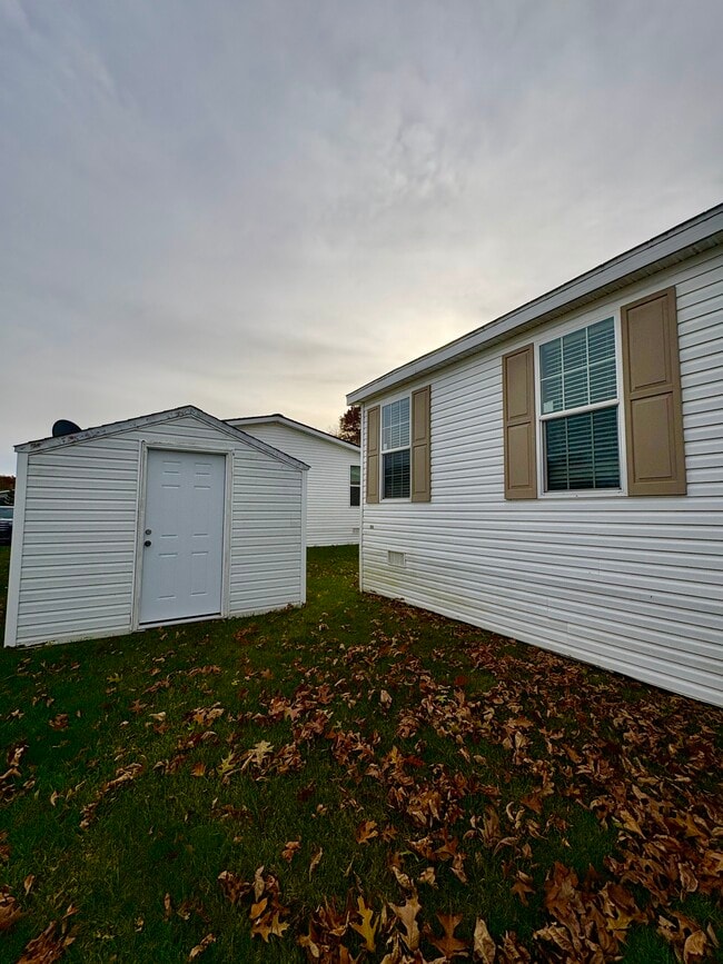 11756 Willow Ridge Ct in South Lyon, MI - Foto de edificio - Building Photo