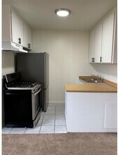 265 La Veta Ave, Unit Unit A in Encinitas, CA - Foto de edificio - Building Photo