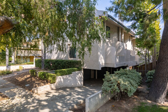 Mentor Townhomes in Pasadena, CA - Building Photo - Building Photo