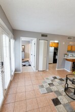 6519 W Newberry Rd, Unit 904 in Gainesville, FL - Foto de edificio - Building Photo