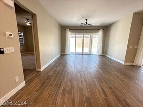 3961 W Haleh Ave in Las Vegas, NV - Building Photo - Building Photo