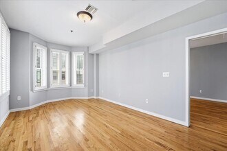 132 Monroe St in Hoboken, NJ - Building Photo - Building Photo