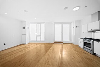 346 Congress St in Boston, MA - Building Photo - Building Photo