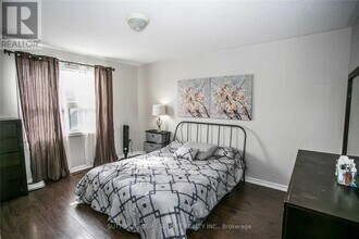 5828 Tenth Line W in Mississauga, ON - Building Photo - Building Photo