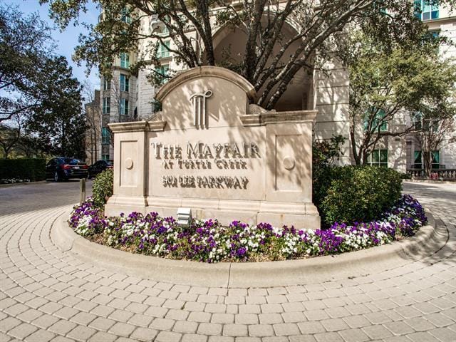 3401 Lee Pkwy in Dallas, TX - Foto de edificio - Building Photo