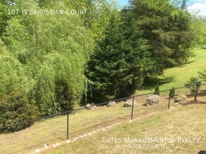 107 W Sebastian Ct in Mebane, NC - Building Photo - Building Photo