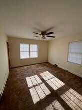 214 Delaware Rd, Unit upper in Kenmore, NY - Foto de edificio - Building Photo