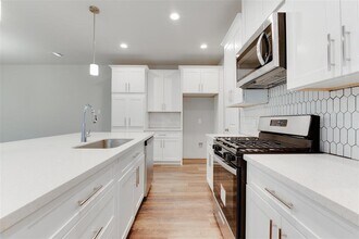 6615 Ezzard Charles Ln in Houston, TX - Building Photo - Building Photo