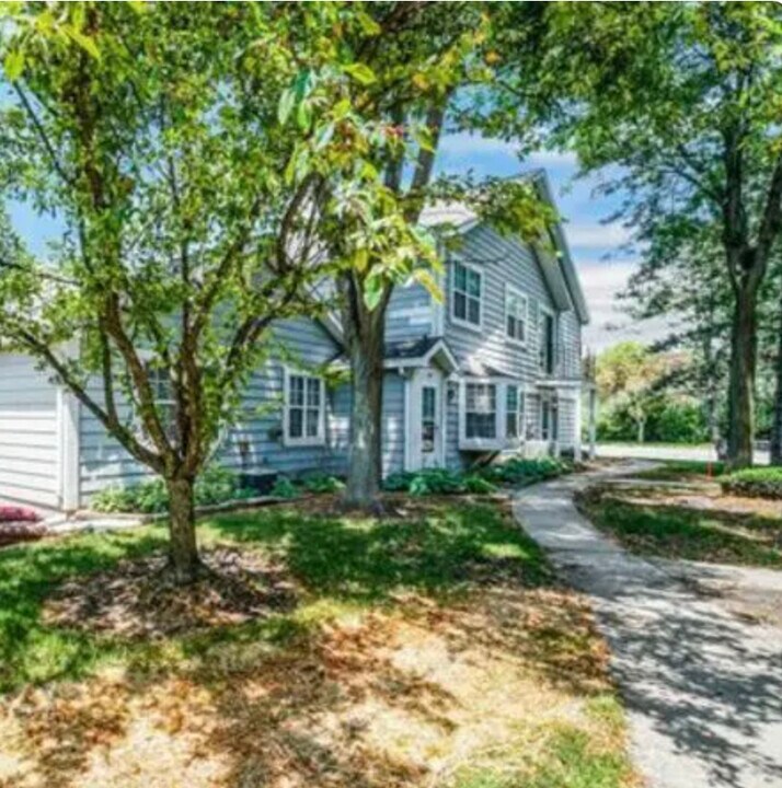 620 N Lake Shore Dr in Palatine, IL - Foto de edificio