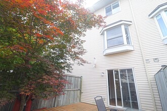 25 Bayswater Ave in Ottawa, ON - Building Photo - Building Photo