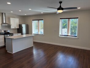 156 Main St, Unit Unit 2 in Newport, KY - Building Photo - Building Photo