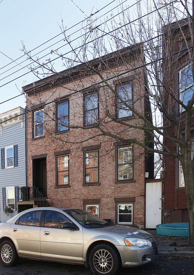 146 Clinton St in Albany, NY - Building Photo - Building Photo