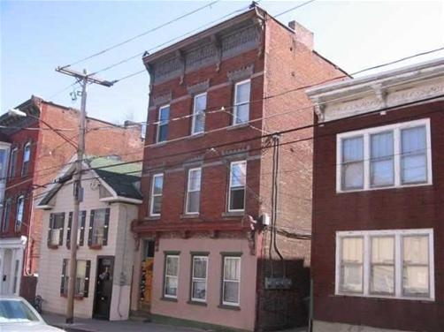 18 Willow St in Cohoes, NY - Building Photo