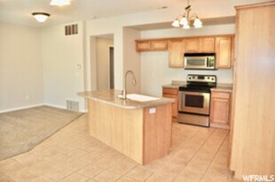 269 Sunshine Dr in Saratoga Springs, UT - Building Photo
