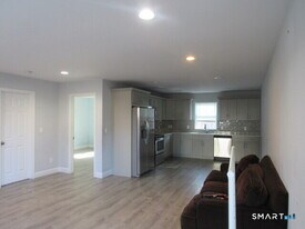 87 Lexington Ave in Norwalk, CT - Building Photo