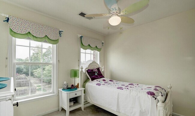 41875 Cinnabar Square in Stone Ridge, VA - Building Photo - Building Photo