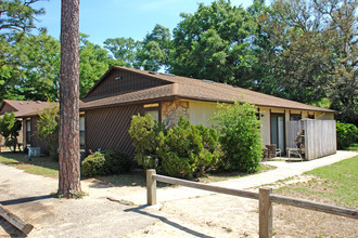 6818 Tiki Ln in Pensacola, FL - Building Photo - Building Photo