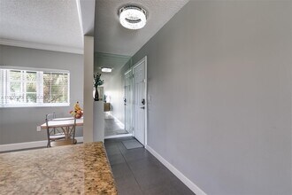 4020 Crystal Lake Dr in Pompano Beach, FL - Building Photo - Building Photo