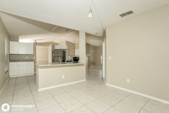 557 Oak Branch Cir in Kissimmee, FL - Building Photo - Building Photo