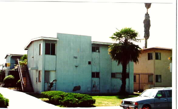 722 S G St in Oxnard, CA - Foto de edificio - Building Photo