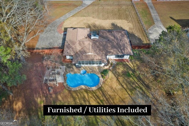 property at 558 Kenwood Rd