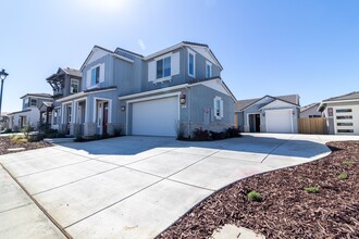 Sierra Vista in Vacaville, CA - Foto de edificio - Building Photo