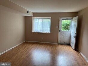 603 Valley Dr in West Chester, PA - Building Photo - Building Photo