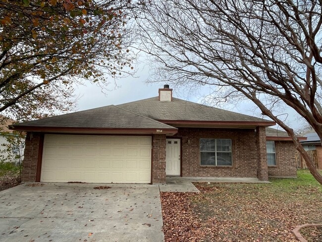 property at 3914 Oak Valley Dr