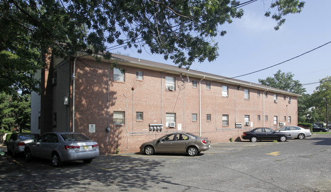 Fair Oaks Apartments in Collingswood, NJ - Foto de edificio - Building Photo