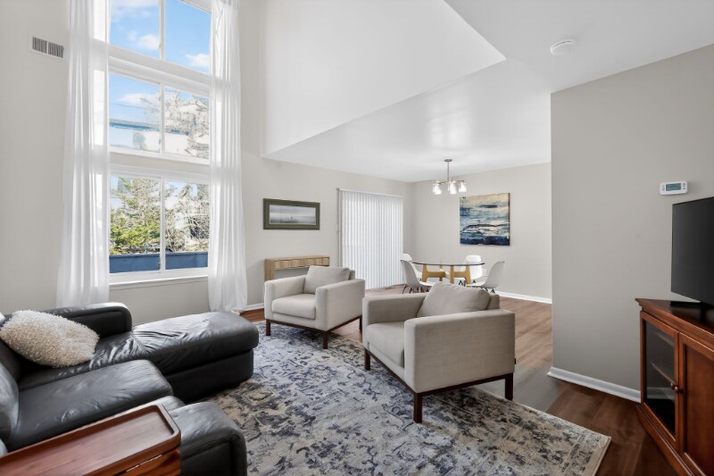 5619 Vantage Point Rd in Columbia, MD - Foto de edificio