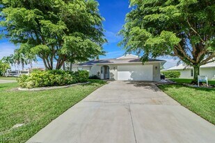 3522 SE 17th Ave in Cape Coral, FL - Building Photo