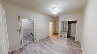 2532 DALY STREET in Los Angeles, CA - Foto de edificio - Interior Photo