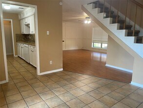 4105 Vista Rd in Pasadena, TX - Building Photo - Building Photo