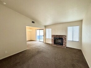 3072 Colony Park Dr in Merced, CA - Building Photo - Building Photo