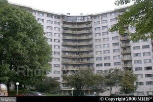 8830 Piney Branch Rd in Silver Spring, MD - Building Photo