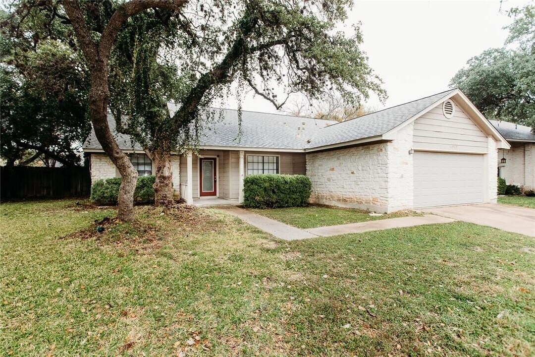 11929 Bittern Hollow in Austin, TX - Building Photo