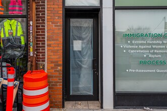 103-21 Northern Blvd in East Elmhurst, NY - Foto de edificio - Building Photo