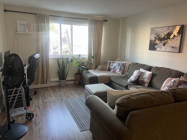 357 Faneuil St, Unit #10