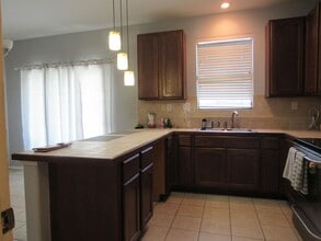 9310 Albany Dr in Laredo, TX - Building Photo - Building Photo